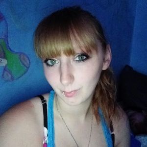 Meet your Posher, Adrienne